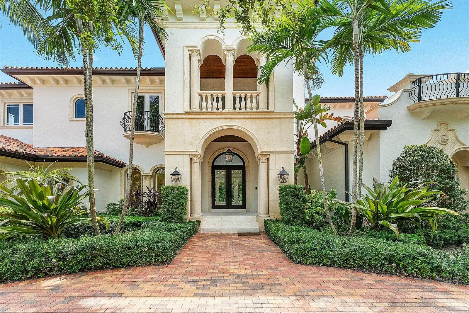 2002 NW 4th Avenue, Delray Beach FL 33444 photo 2