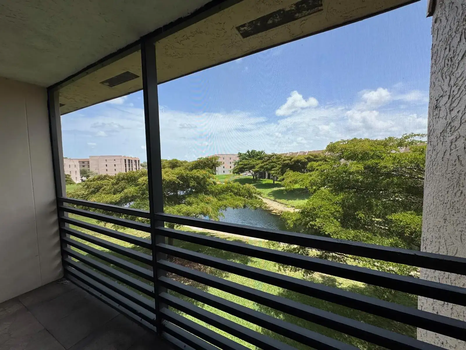 10304 Sunrise Lakes Blvd # 312, Sunrise FL 33322 photo 2