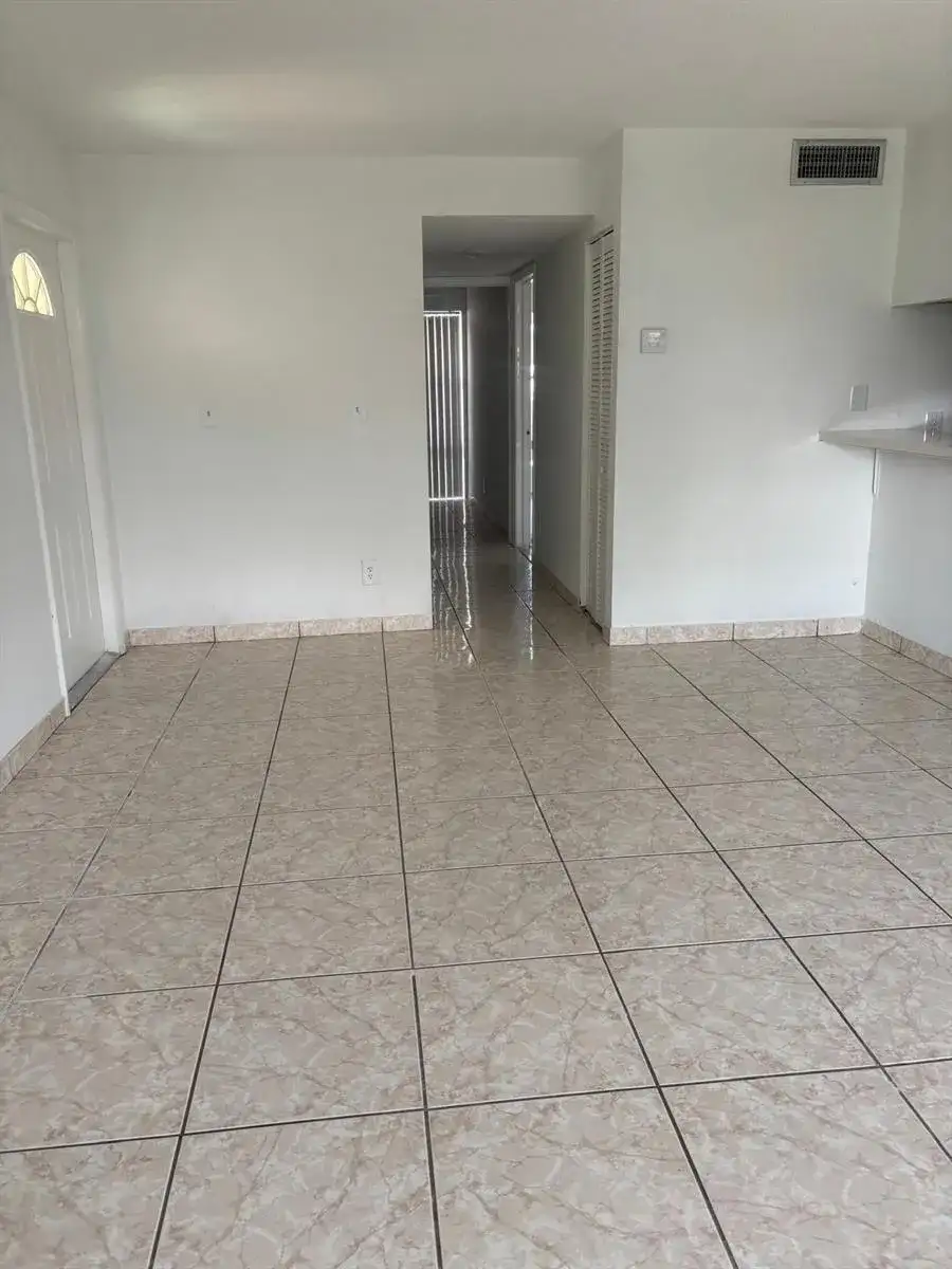 2075 NW 46th Avenue # I102, Lauderhill FL 33313 photo 3