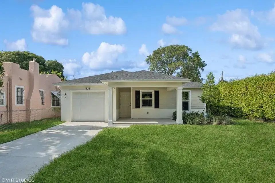 636 35th Street, West Palm Beach FL 33407 photo 2