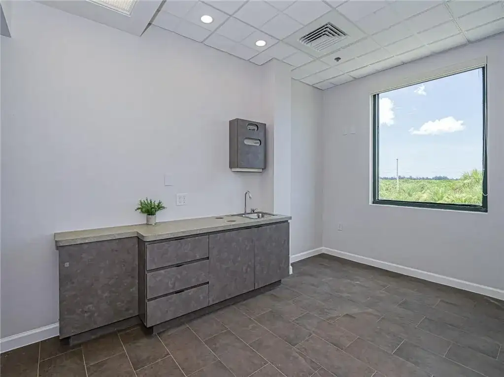 3755 7th Terrace, Vero Beach FL 32960 photo 4