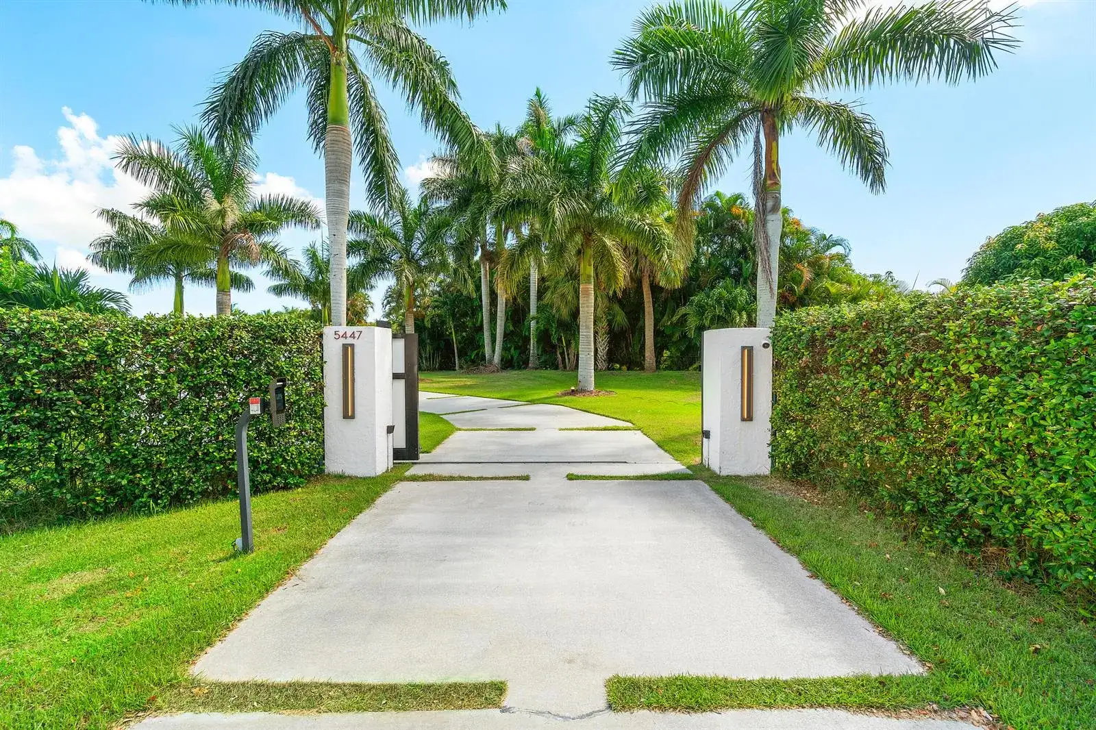 5447 Center Street, Jupiter FL 33458 photo 2