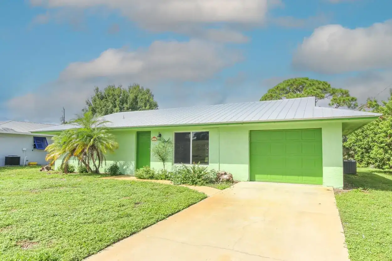 431 NE Julia Court, Jensen Beach FL 34957 photo 3