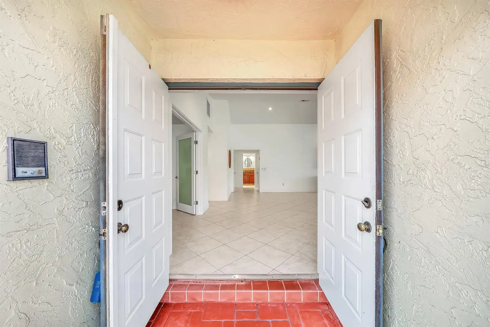 10255 Sunset Bend Drive, Boca Raton FL 33428 photo 2