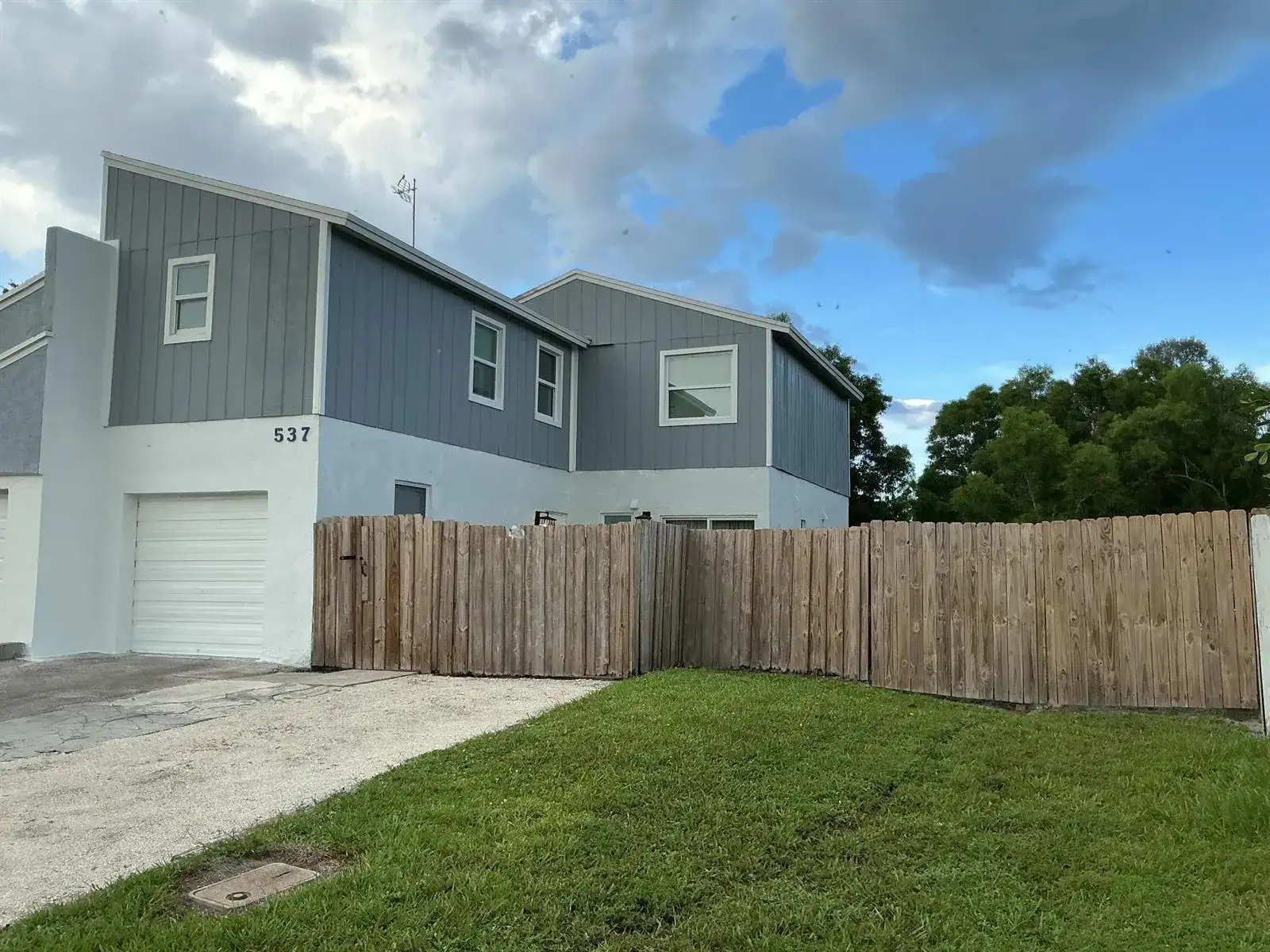 537 NW 51st Avenue W, Delray Beach FL 33445 photo 2