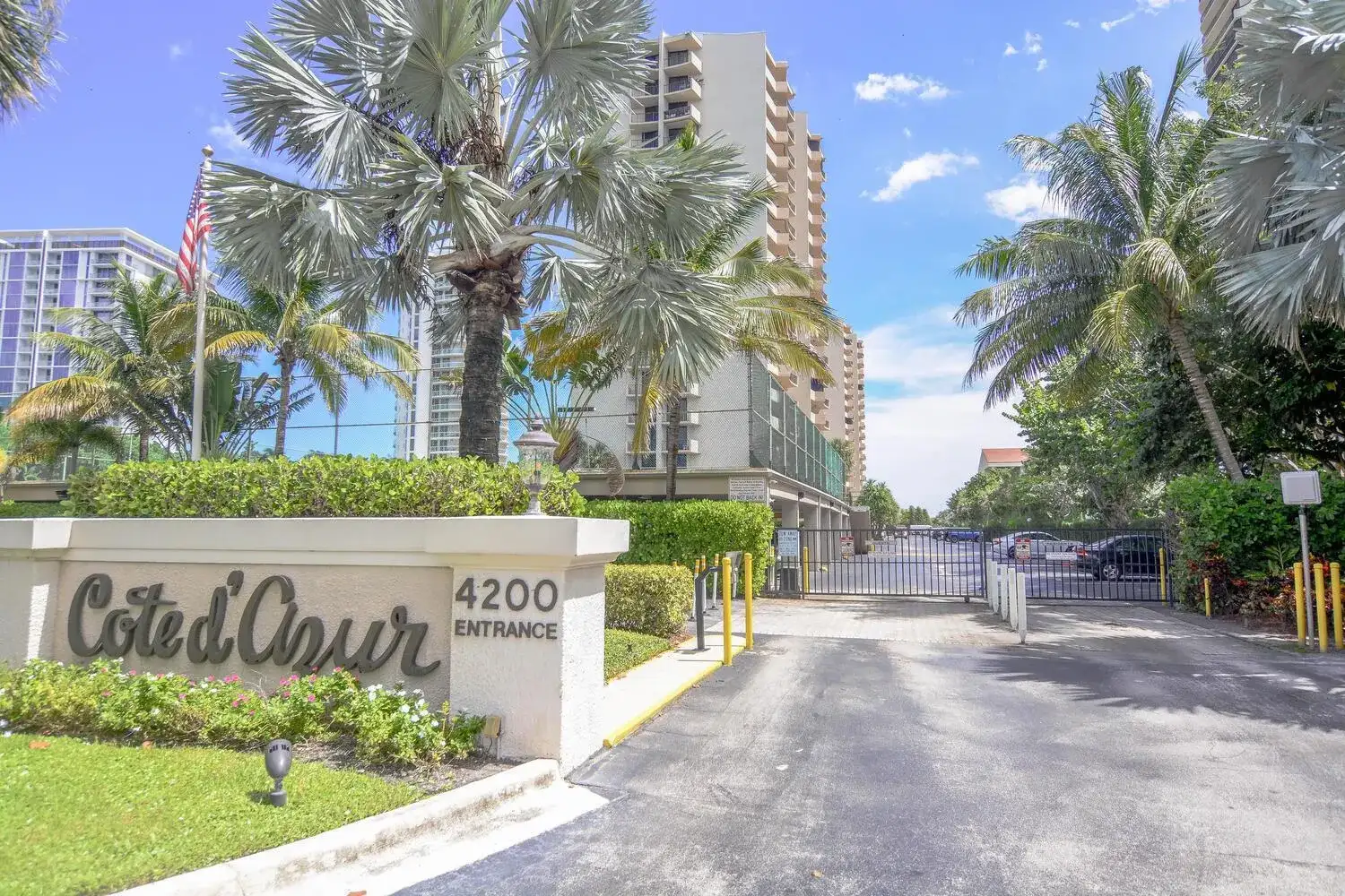 4200 N Ocean Drive # 605, Singer Island FL 33404 photo 2