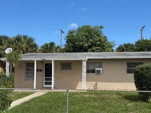 1441 8th Street, West Palm Beach FL 33401 photo 2