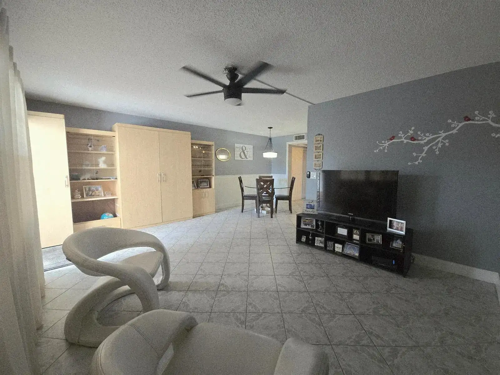 2010 Westbury F # 2010, Deerfield Beach FL 33442 photo 3