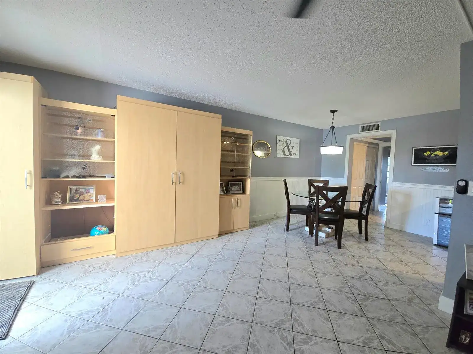2010 Westbury F # 2010, Deerfield Beach FL 33442 photo 4