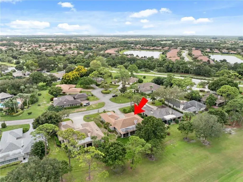 110 Prestwick Circle, Vero Beach FL 32967 photo 3