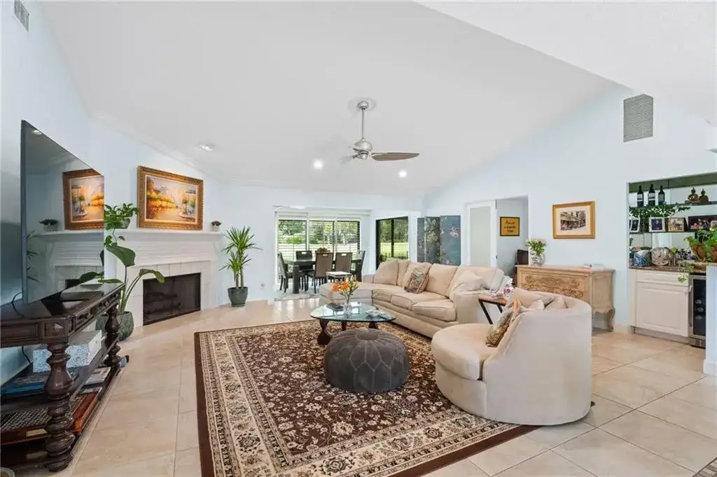 110 Prestwick Circle, Vero Beach FL 32967 photo 5