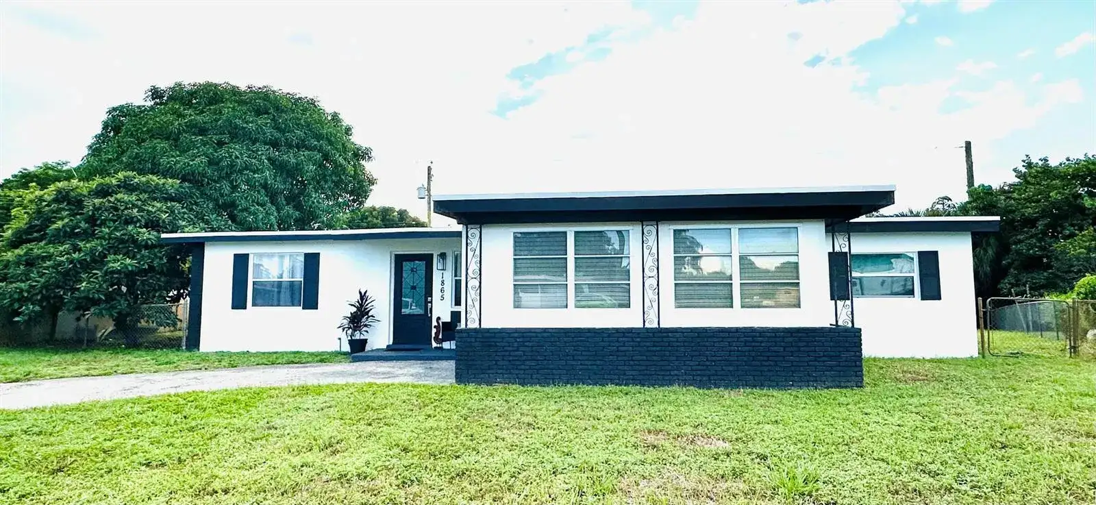 1865 W Chatham Road, West Palm Beach FL 33415 photo 2