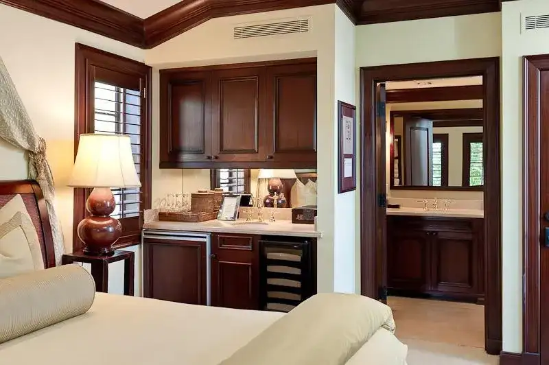 301 Australian Avenue # 306, Palm Beach FL 33480 photo 4