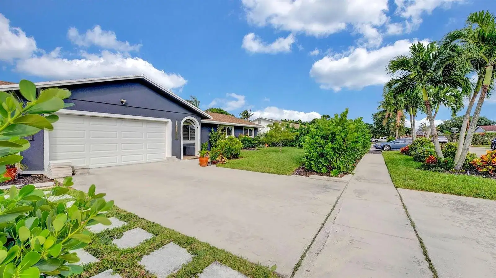 2941 Angler Drive, Delray Beach FL 33445 photo 2