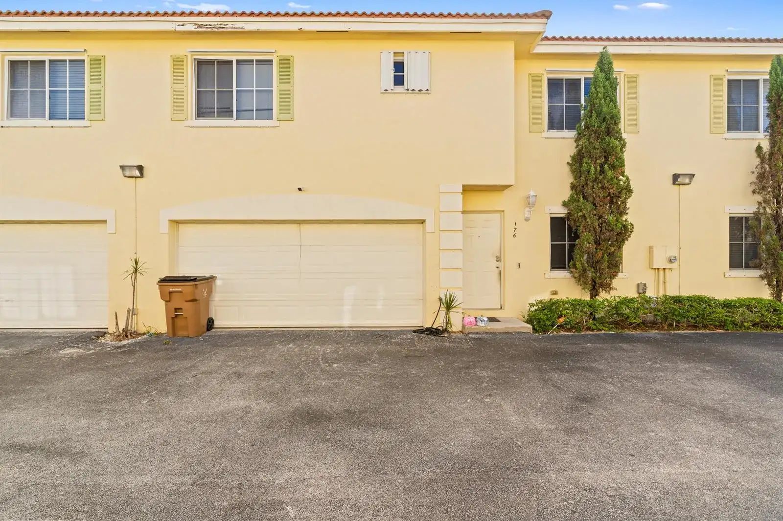 176 SE 2nd Street SE, Deerfield Beach FL 33441 photo 2
