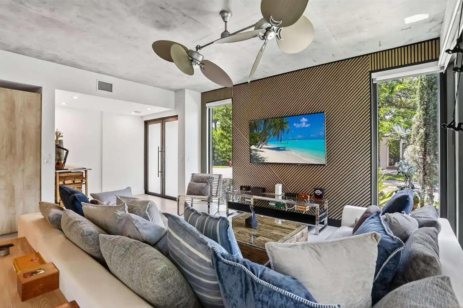 925 NE 6th Street, Fort Lauderdale FL 33304 photo 4
