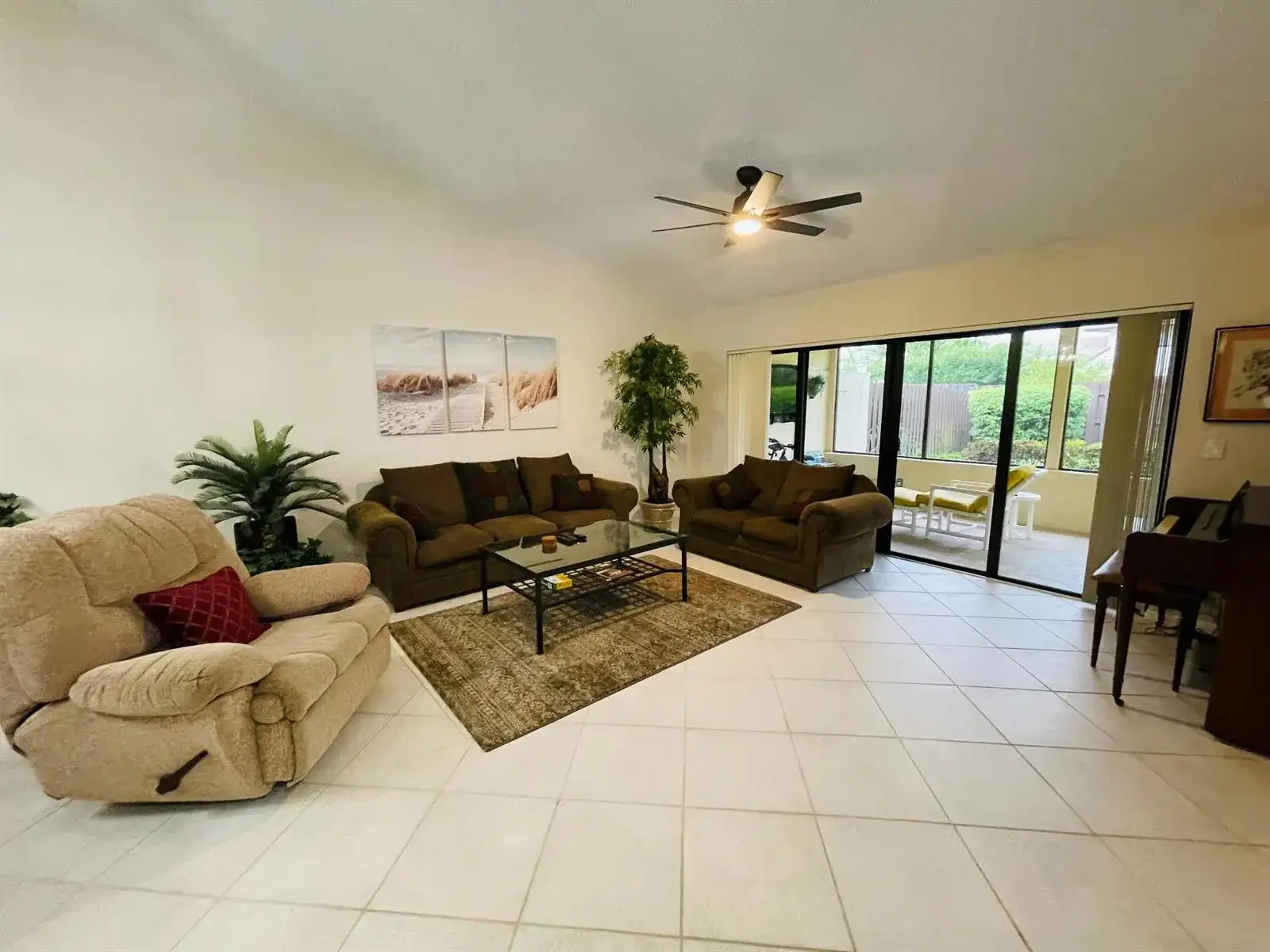 354 SW 28th Avenue, Delray Beach FL 33445 photo 2