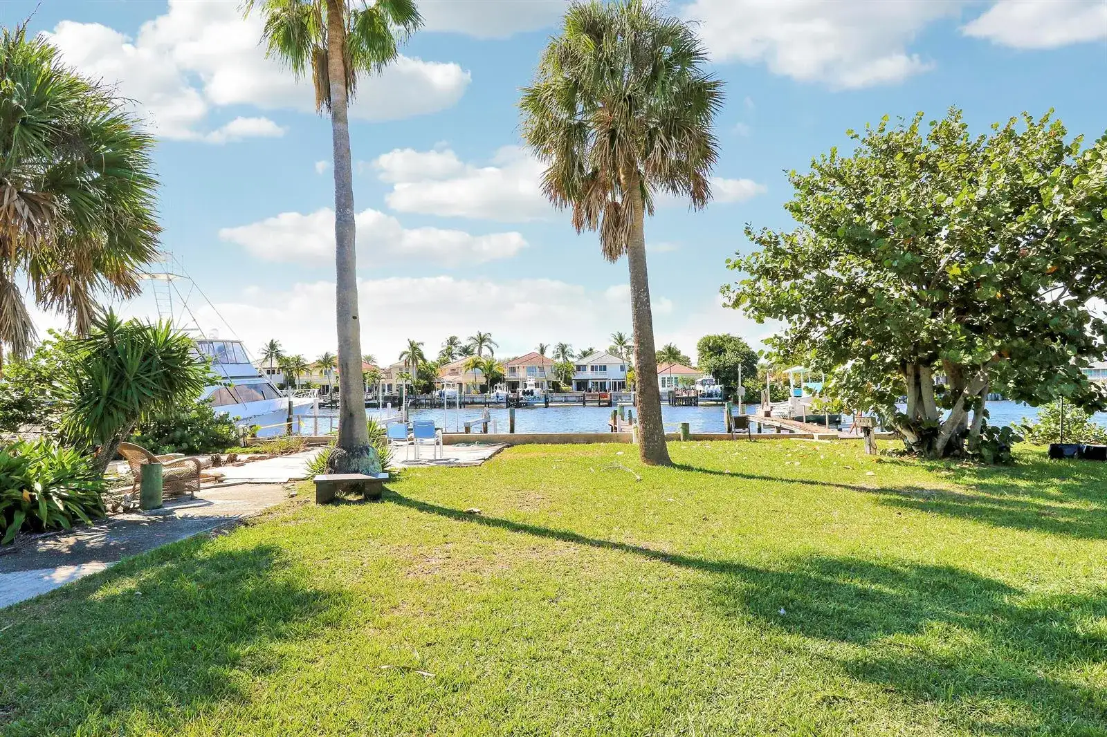 2031 Melody Lane, Palm Beach Gardens FL 33410 photo 4