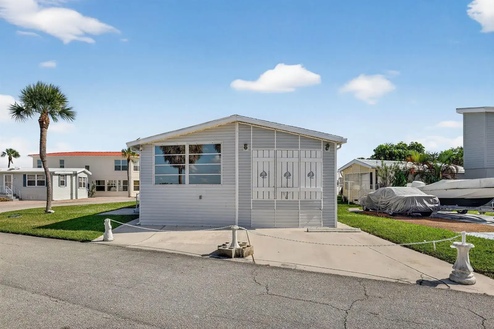 217 Nettles Boulevard, Jensen Beach FL 34957 photo 2