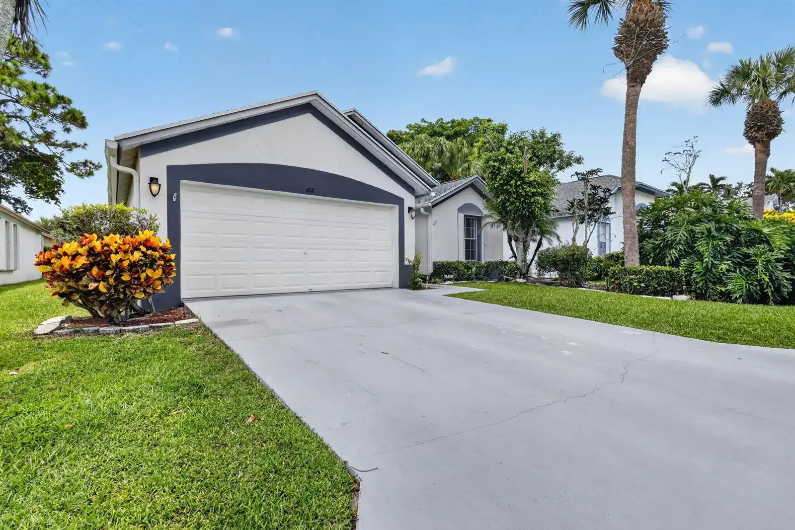 412 Trotters Lane, FL 33413 photo 3
