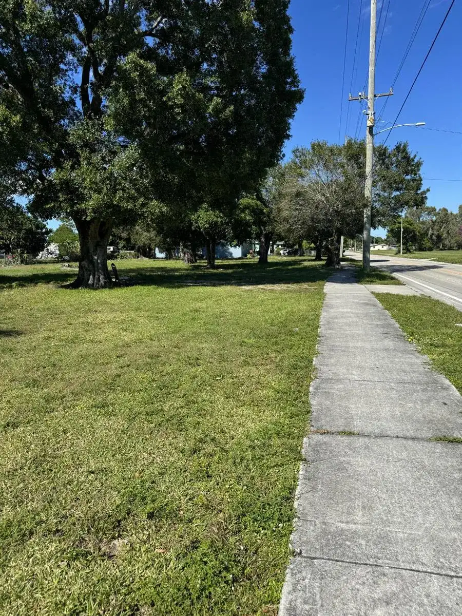 201 N 29th Street, Fort Pierce FL 34947 photo 5