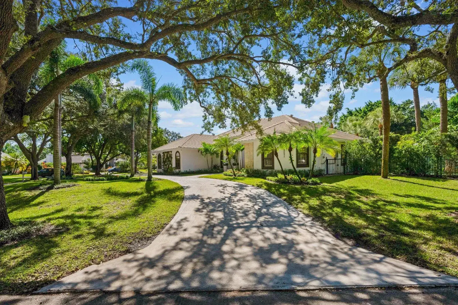 18092 SE Laurel Leaf Lane, Jupiter FL 33469 photo 3