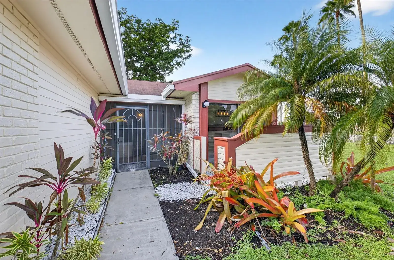 29 FAWLKLAND Circle, Boynton Beach FL 33426 photo 4