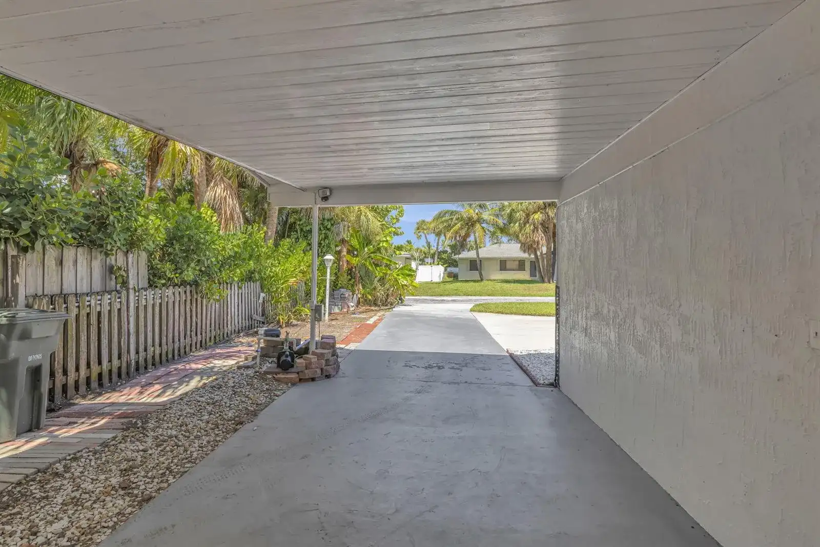 1911 Cypress Avenue, Fort Pierce FL 34949 photo 4
