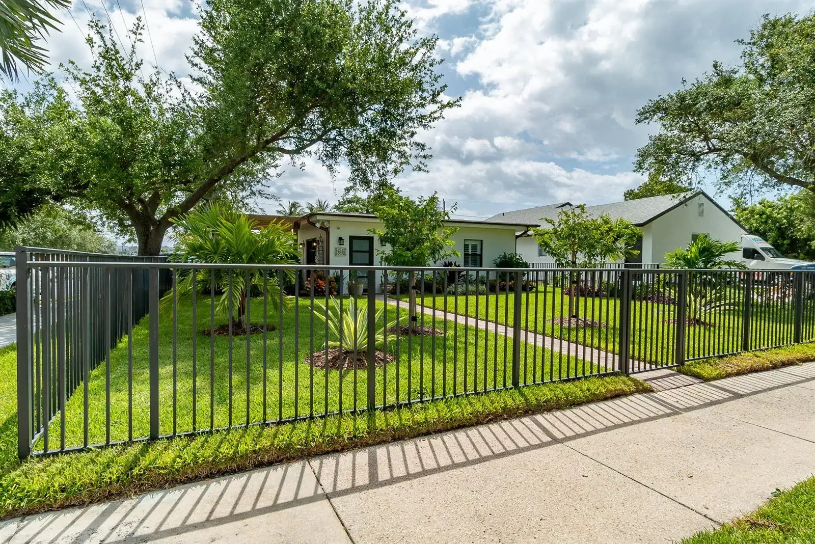 301 S Swinton Avenue, Delray Beach FL 33444 photo 2