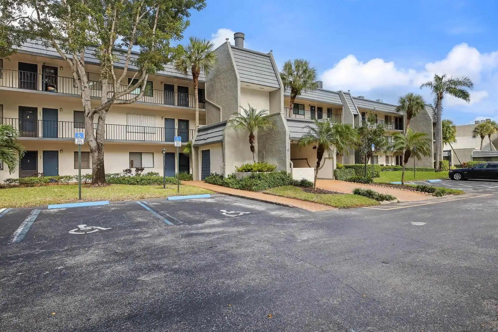 4822 Esedra Court # 303, Lake Worth FL 33467 photo 3