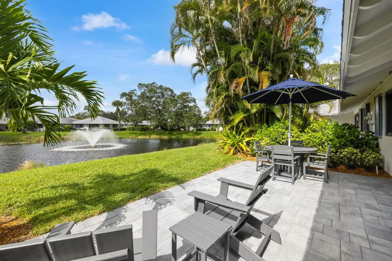 206 Club Drive, Palm Beach Gardens FL 33418 photo 2