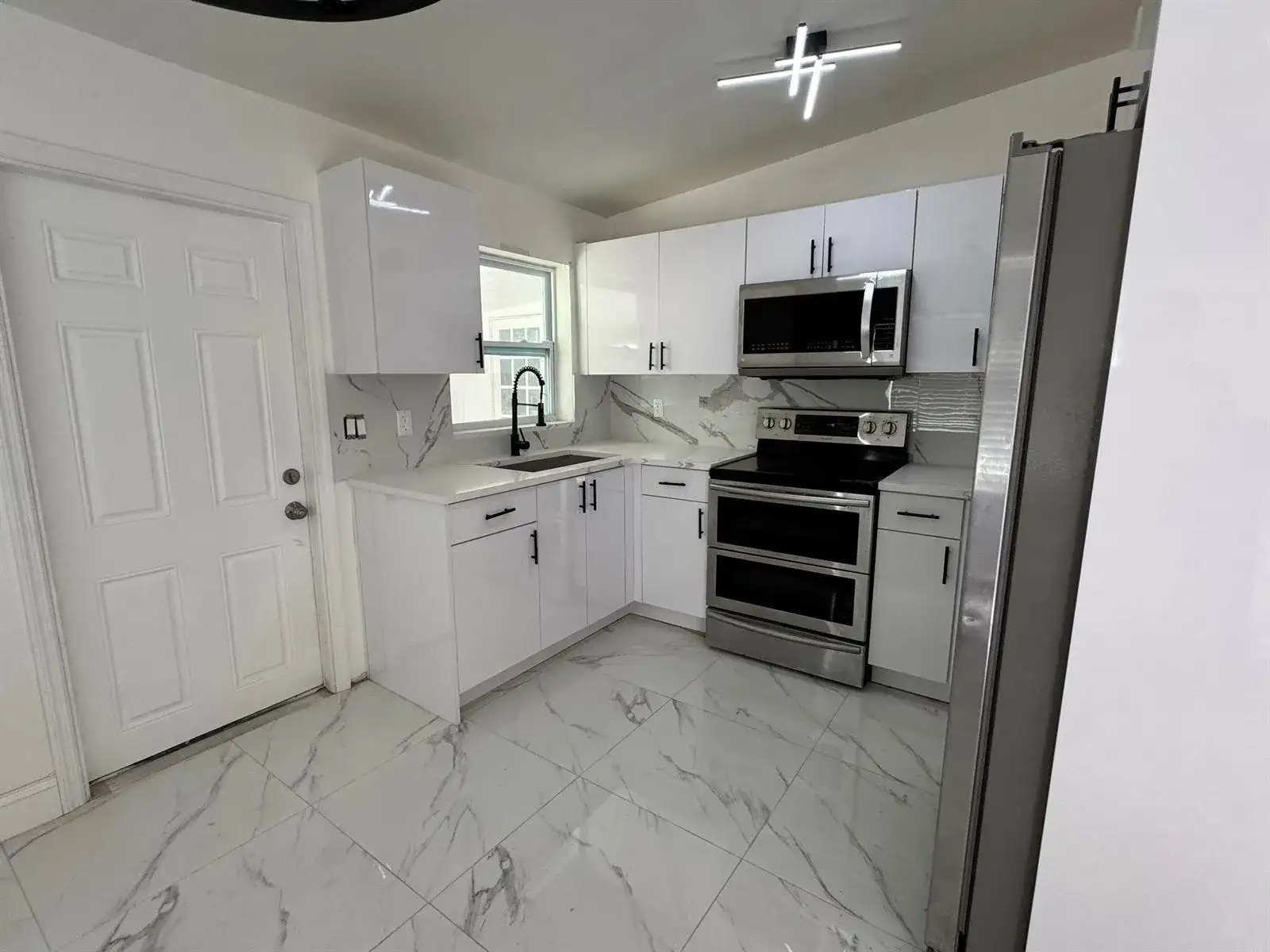 508 Palm Avenue # A, Fort Pierce FL 34982 photo 2
