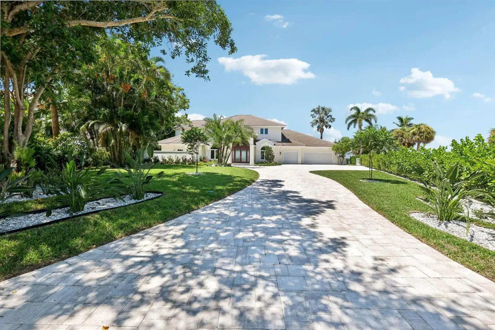 526 Point Lane, Vero Beach FL 32963 photo 4