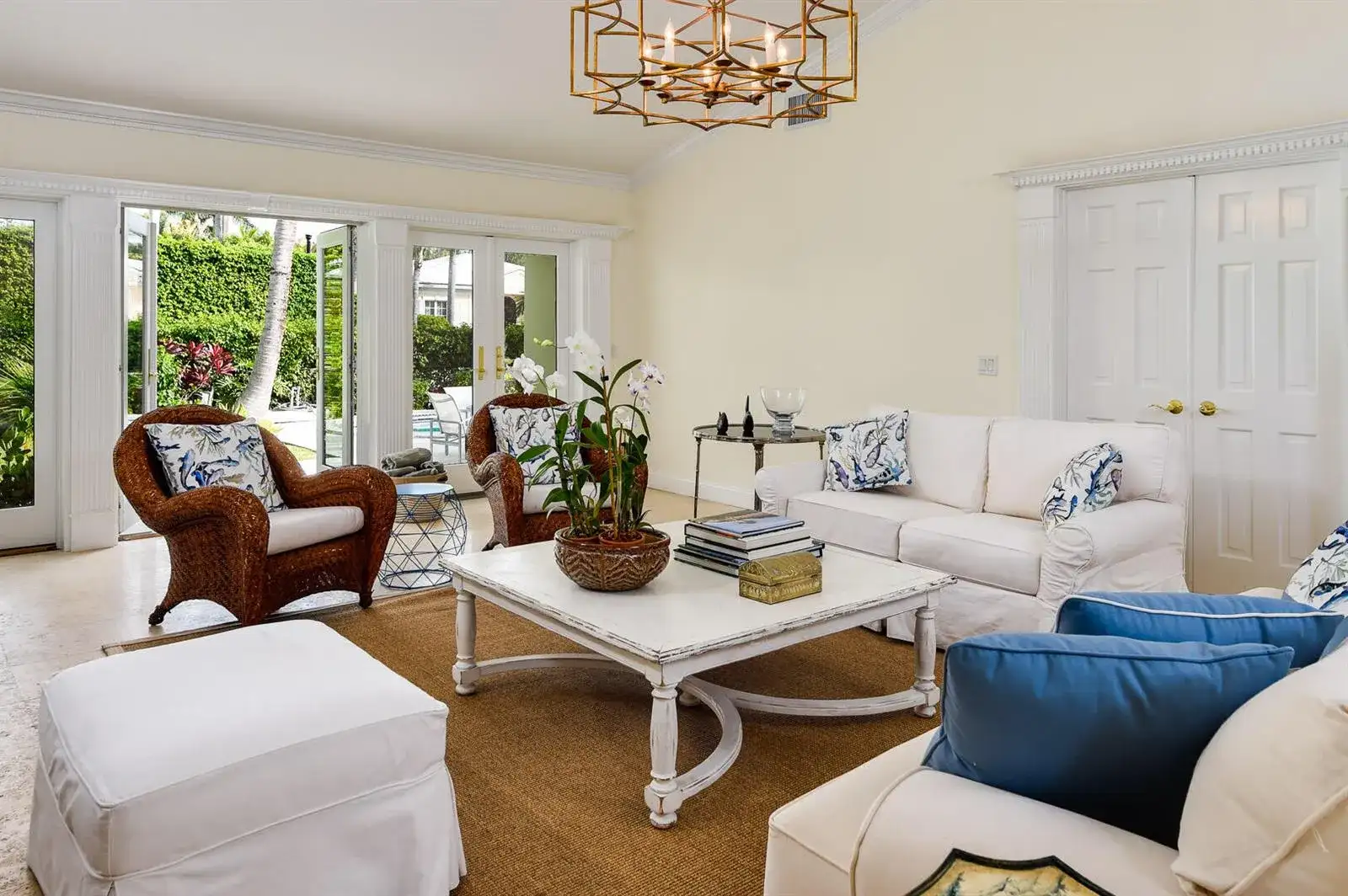 222 Miraflores Drive, Palm Beach FL 33480 photo 3