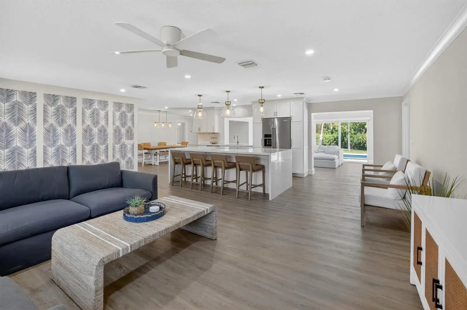 135 SE 28th Court, Boynton Beach FL 33435 photo 2