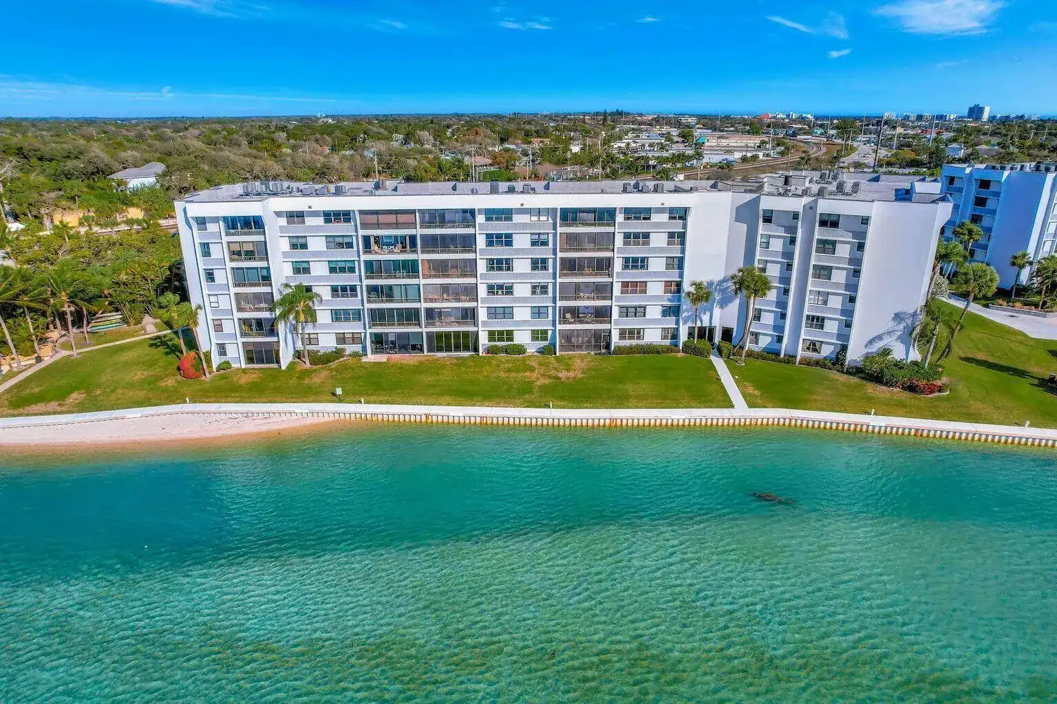 1542 Jupiter Cove Drive # 104, Jupiter FL 33469 photo 3