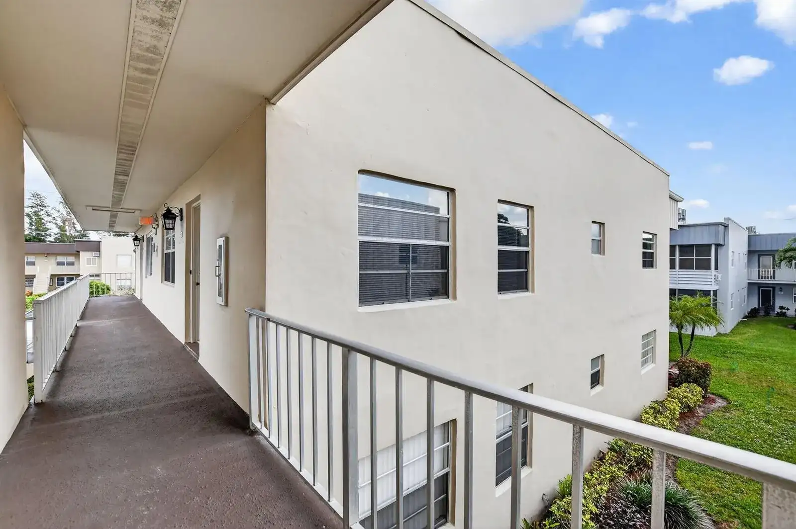 74 Burgundy B, Delray Beach FL 33484 photo 4