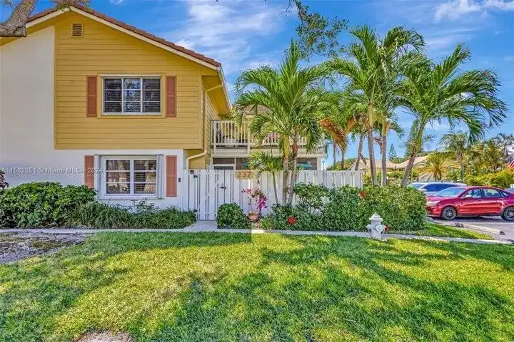 237 Seabreeze Circle, Jupiter FL 33477 photo 2
