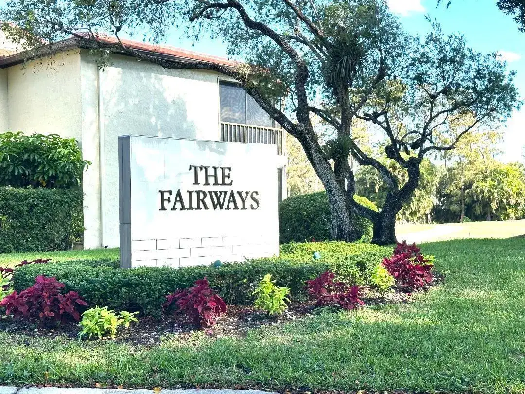 8305 Casa Del Lago, Boca Raton FL 33433 photo 2