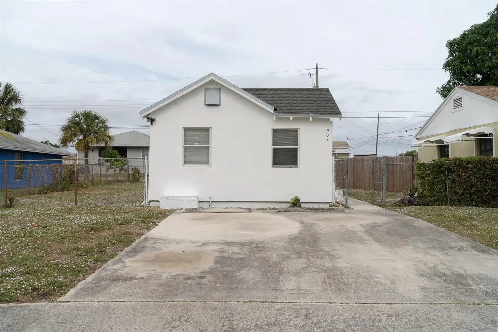 908 W 5th Street, Riviera Beach FL 33404 photo 3
