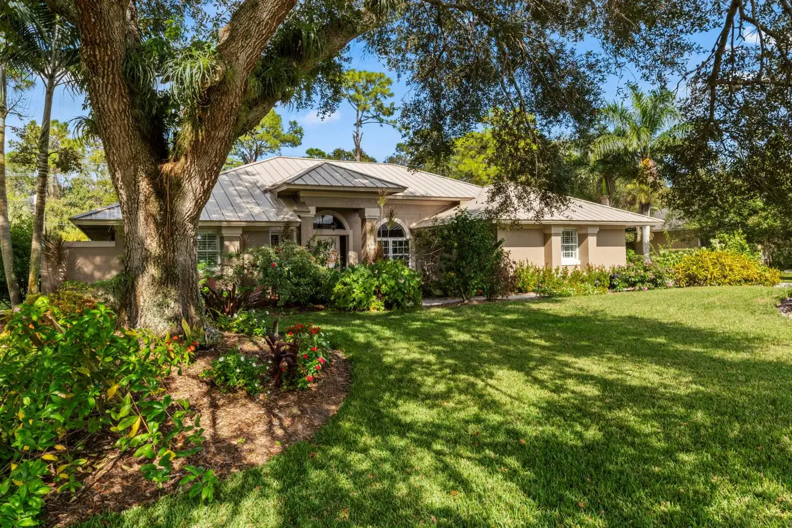3221 Bent Pine Drive, Fort Pierce FL 34951 photo 2