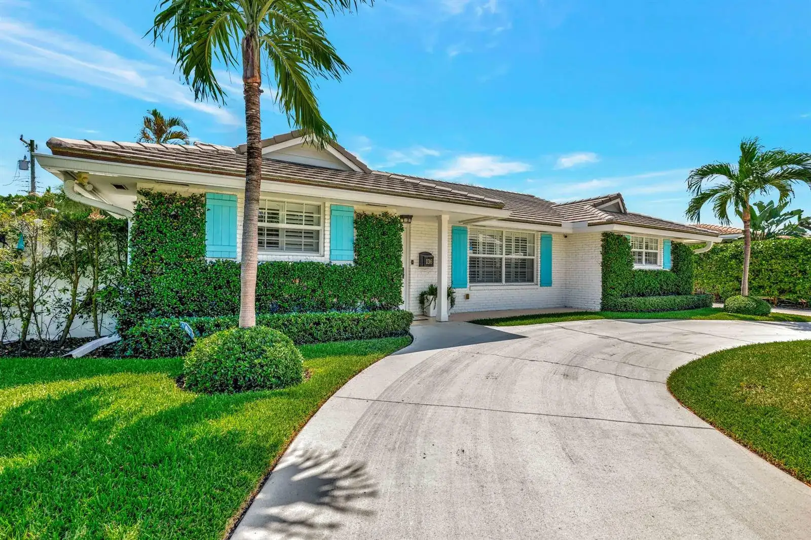 136 Worth Court S, West Palm Beach FL 33405 photo 2