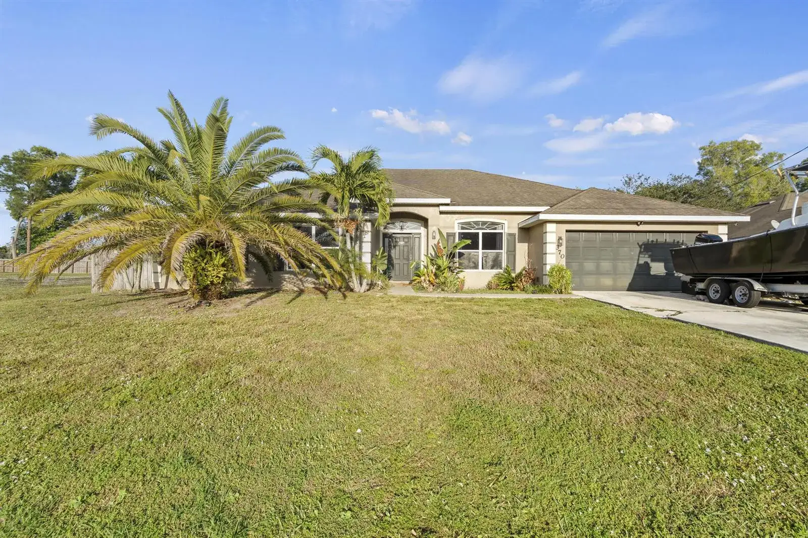 370 SW Tulip Boulevard, Port St. Lucie FL 34953 photo 2
