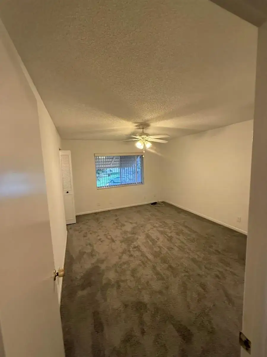 5795 La Pinata Boulevard # 2, FL 33463 photo 2
