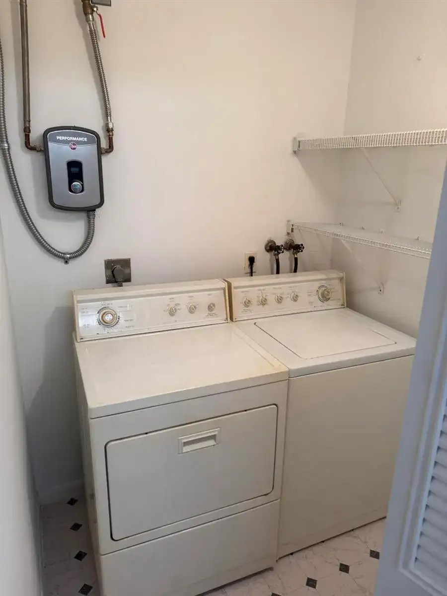 5795 La Pinata Boulevard # 2, FL 33463 photo 5