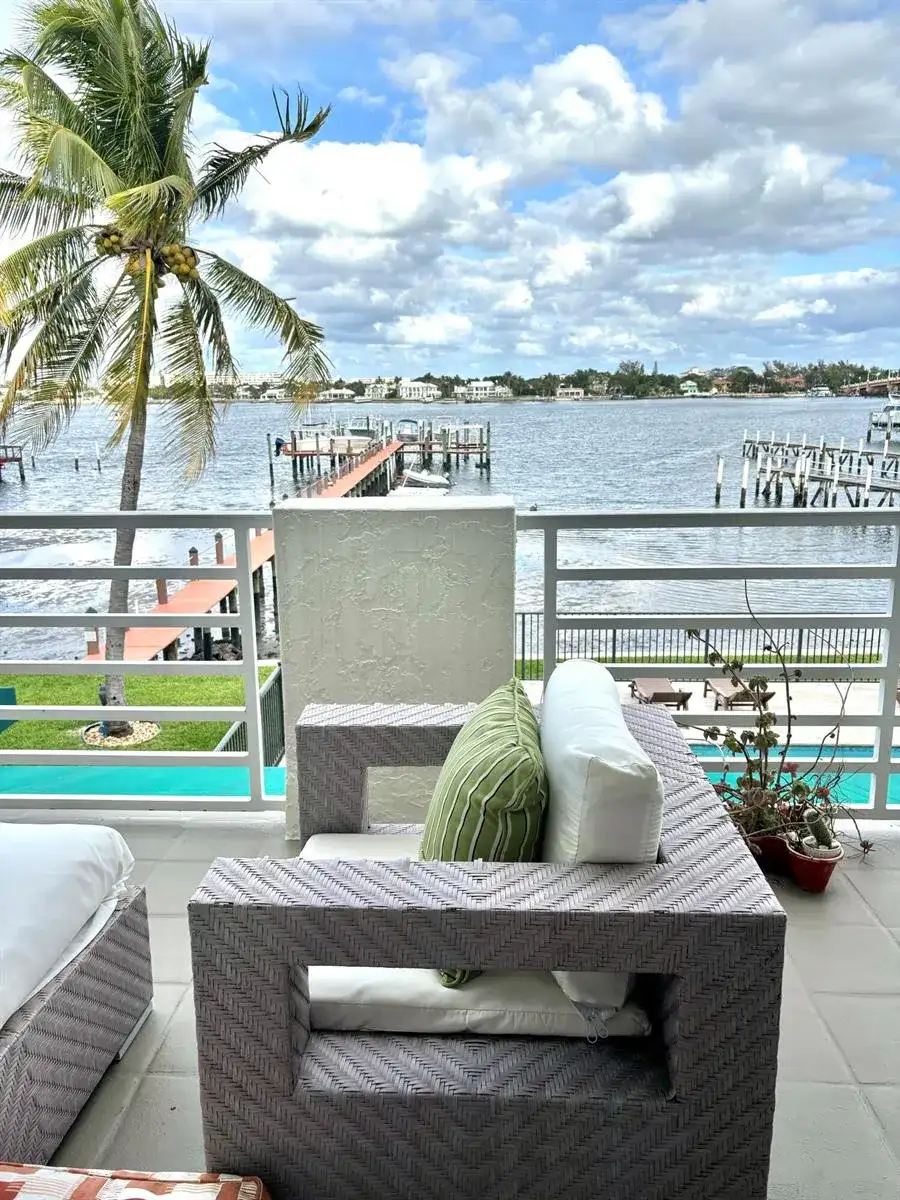 328 N Lake Drive N, Lantana FL 33462 photo 5