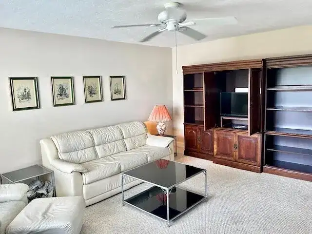 715 Normandy O, Delray Beach FL 33484 photo 3