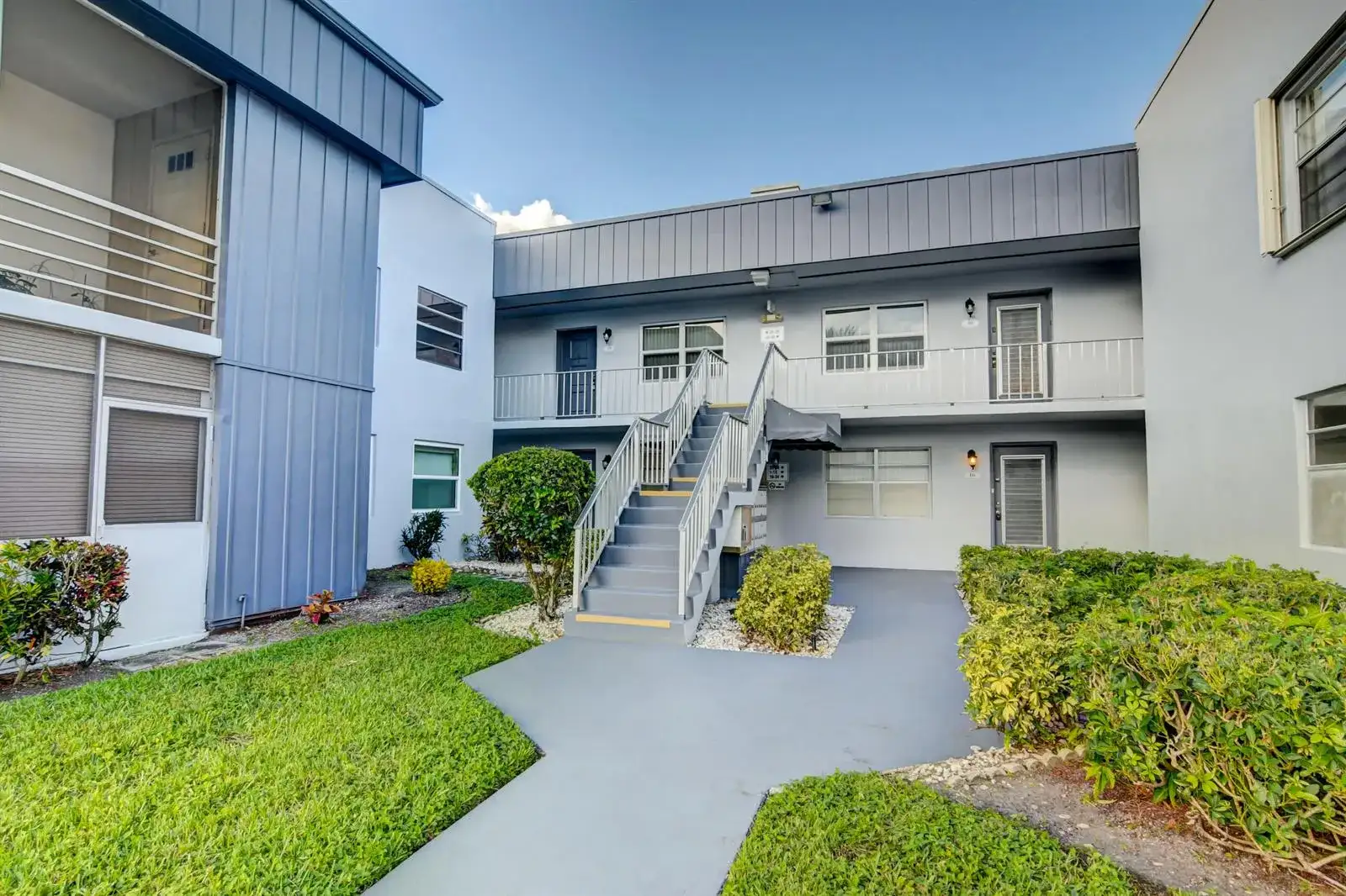 42 Burgundy A # A, Delray Beach FL 33484 photo 2