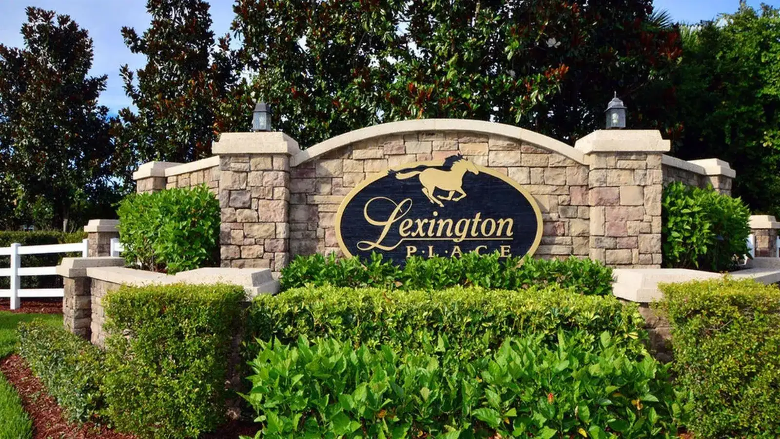 1615 Lexington Square SW, Vero Beach FL 32962 photo 2