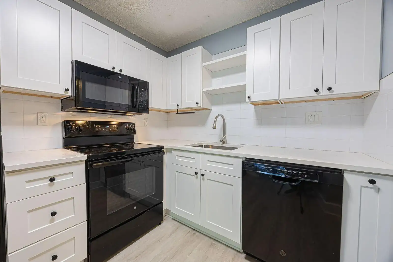 9440 SW 8th Street # 417, Boca Raton FL 33428 photo 2
